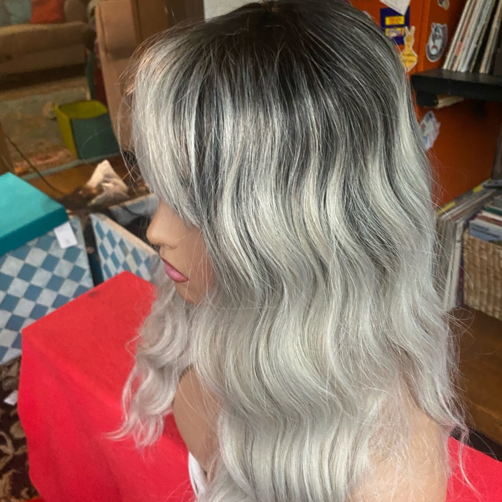 White platinum rooted wig - Picture 12 of 13